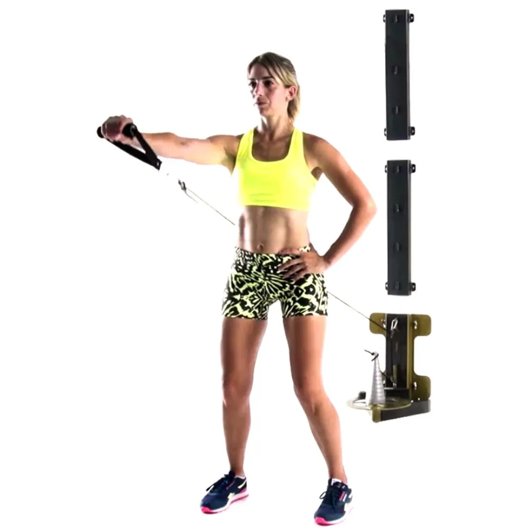 Mujer entrenando con Polea Conica Portatil